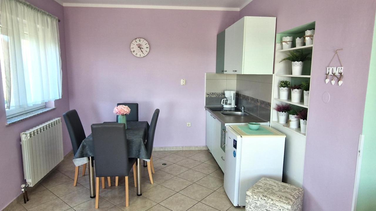 Apartments Ana & Ivan Krk Town Luaran gambar