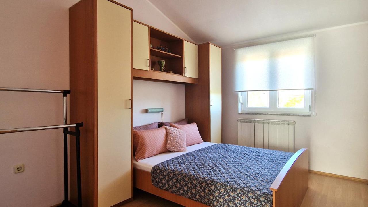 Apartments Ana & Ivan Krk Town Luaran gambar