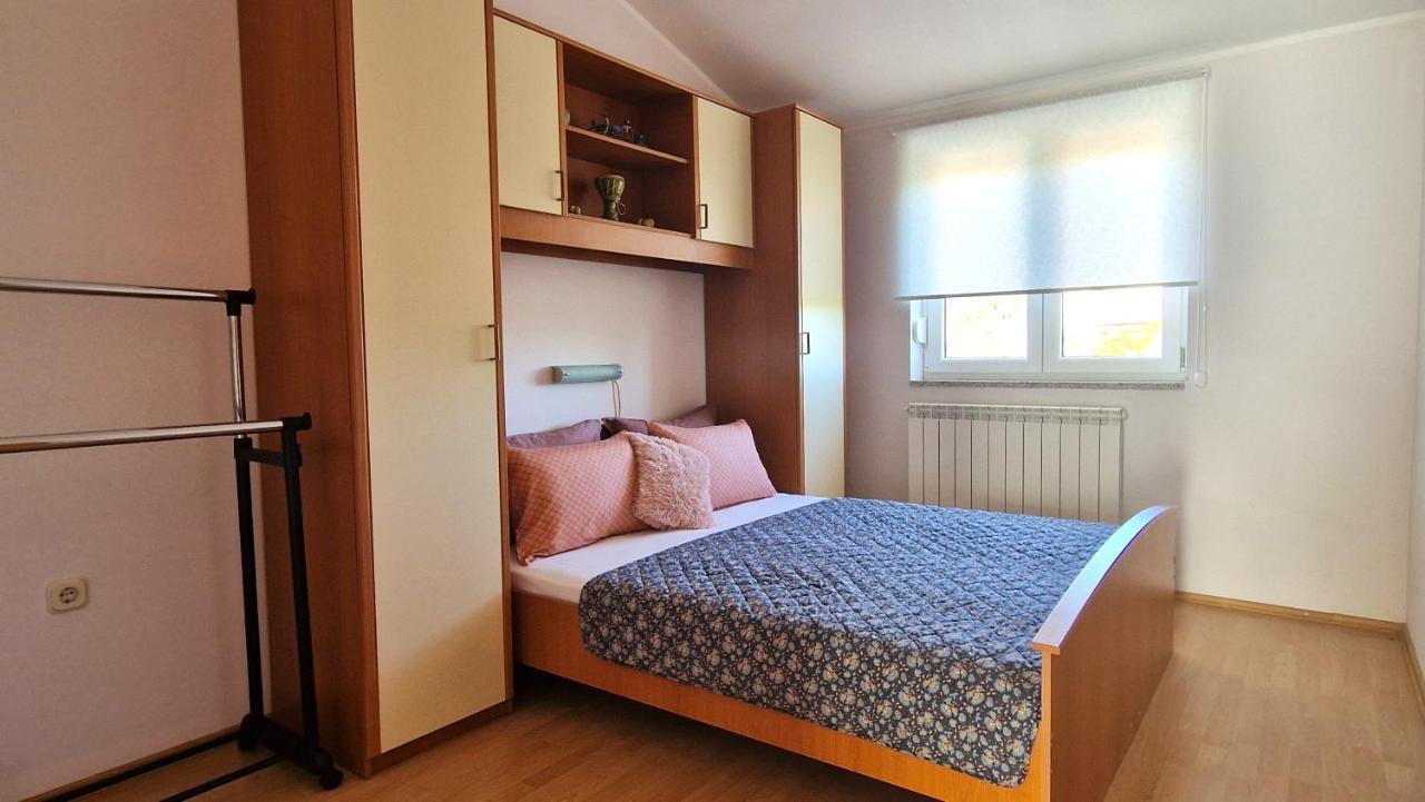 Apartments Ana & Ivan Krk Town Luaran gambar