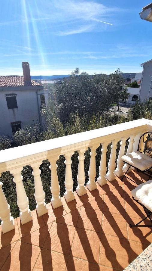 Apartments Ana & Ivan Krk Town Luaran gambar