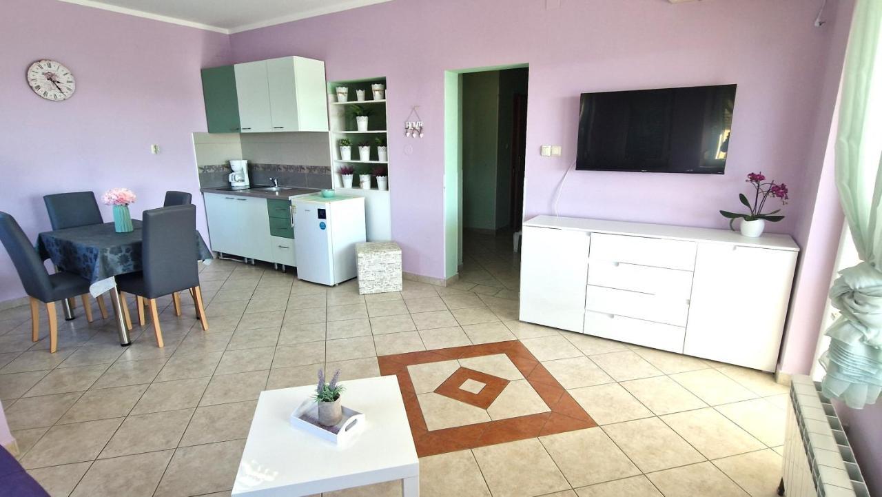 Apartments Ana & Ivan Krk Town Luaran gambar